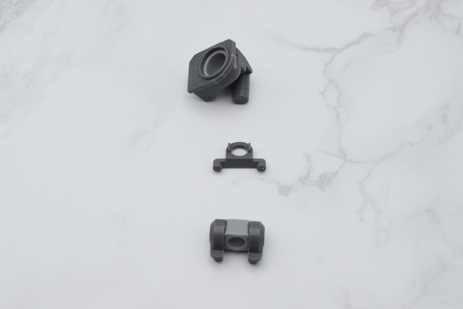 足首の関節。足裏は前後が可動する構造