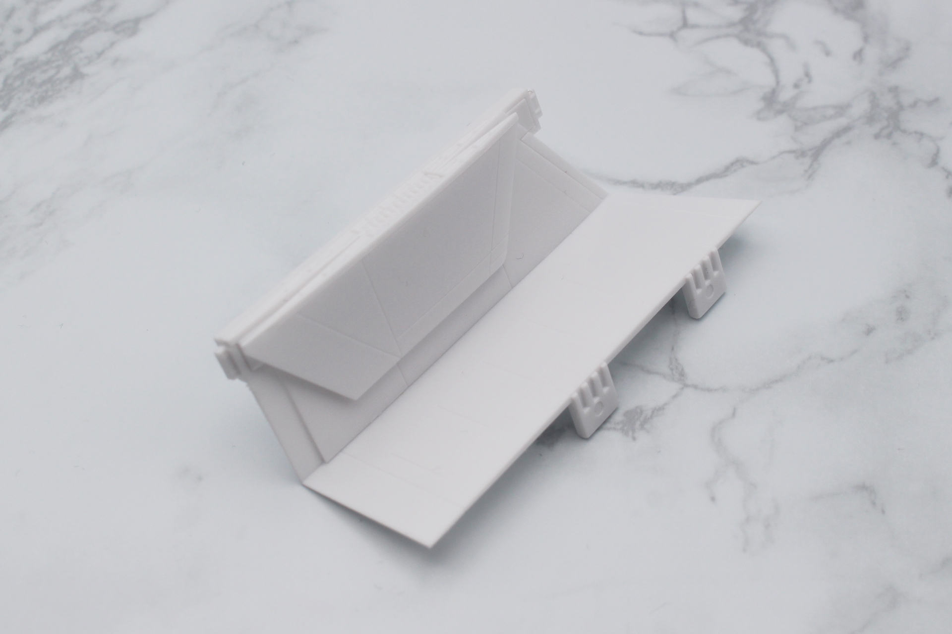 足の翼は5パーツの構成