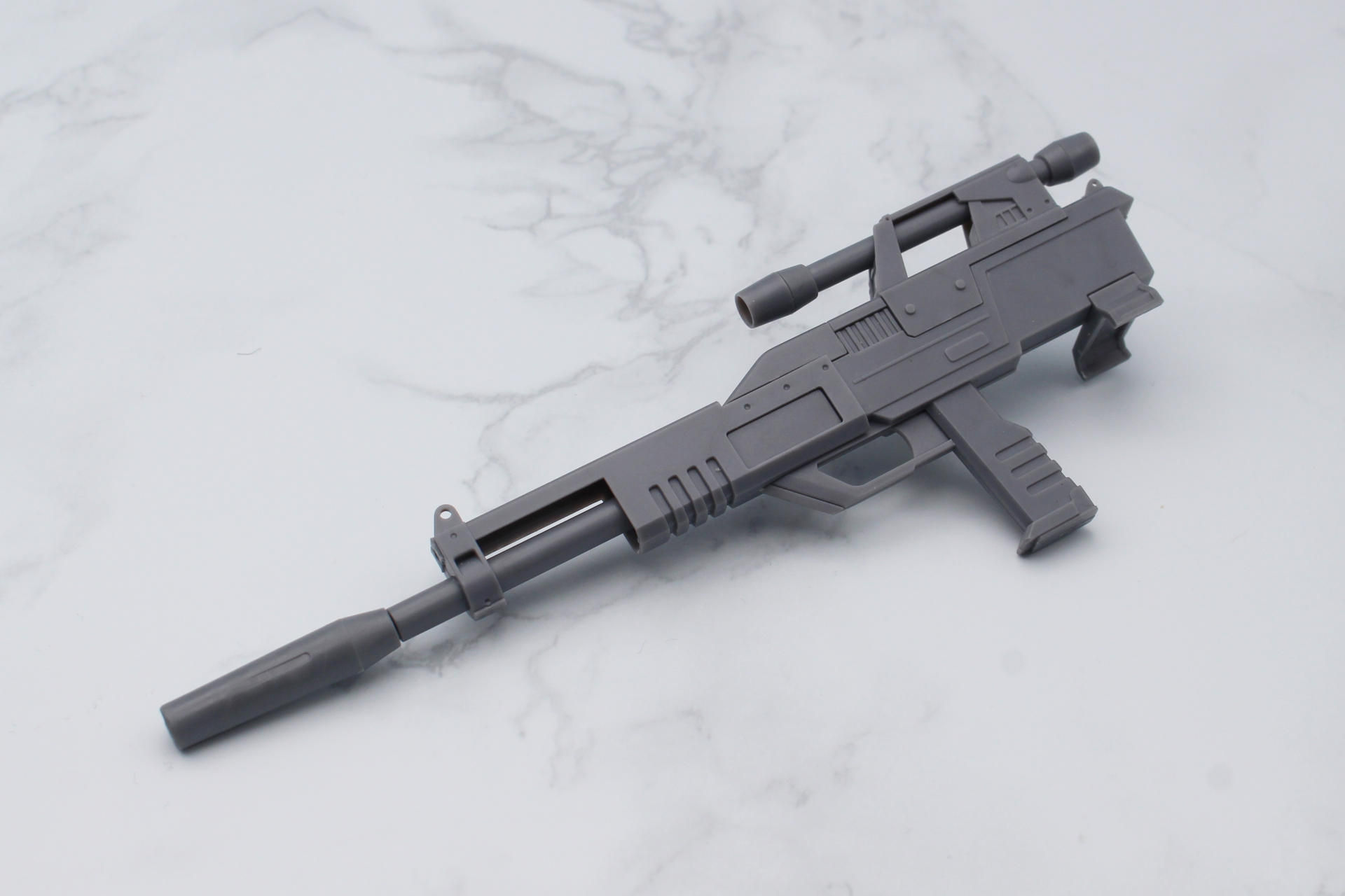 ライフル本体を組み立てて、スコープを取り付けて完成