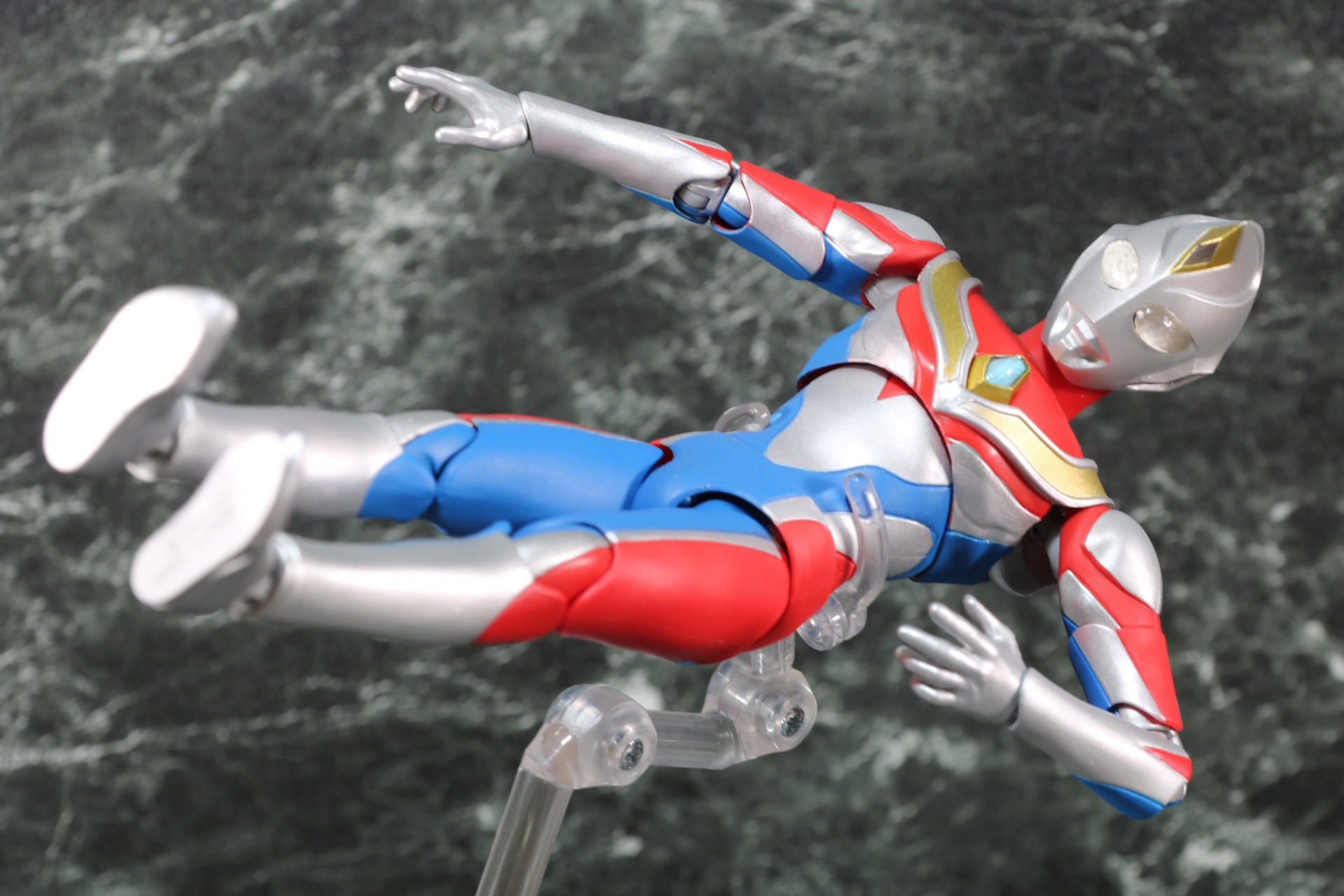 ウルトラフォークの投球フォームも再現できる