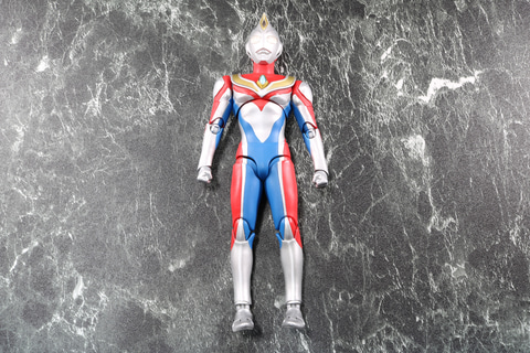 改造品S.H.Figuarts真骨彫製法　ニセウルトラマンダイナ S.H.Figuarts（真骨彫製法） ウルトラマンダイナ フラッシュタイプ」が