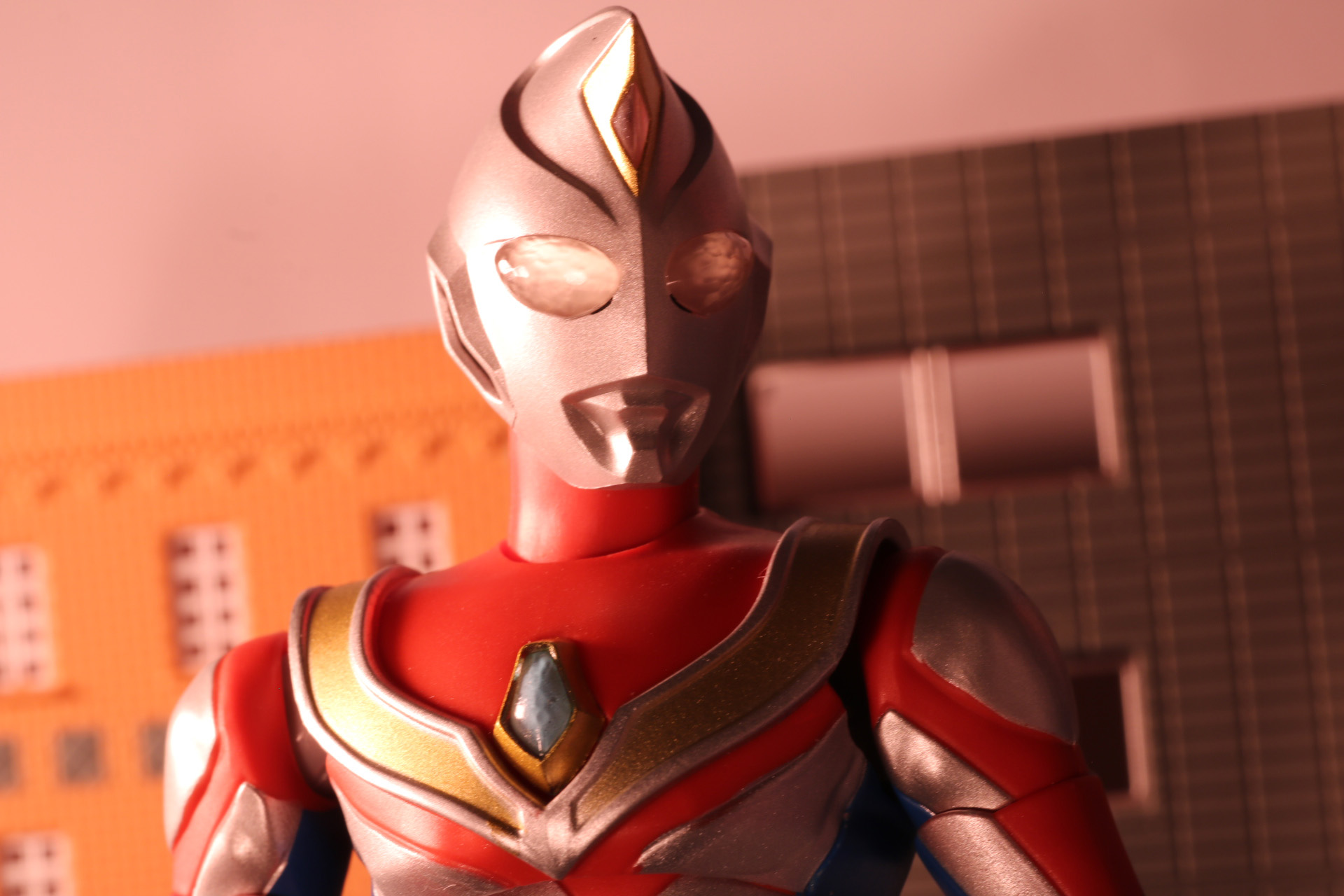 かつての世界を救ったティガとの対面