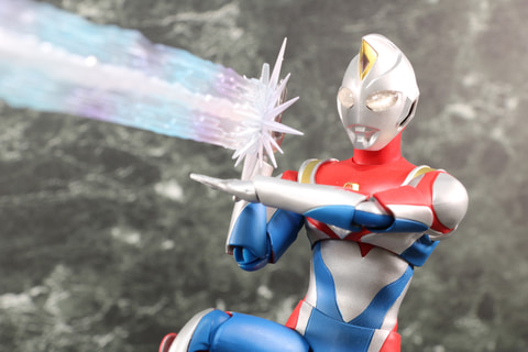 ウルトラマンダイナ　sh.figuarts 真骨頂 S.H.Figuarts（真骨彫製法） ウルトラマンダイナ フラッシュ