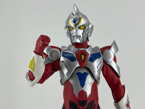 電光超人グリッドマン」フィギュア展示！ バリアーシールドと