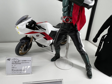 シン・仮面ライダー」より仮面ライダー/仮面ライダー2号