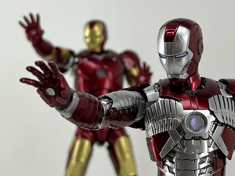 アイアンマン2」より「マーク5」フィギュア展示！ モナコGPのシーンを