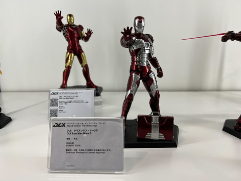 アイアンマン2 限定版 フィギュア マーク5 アイアンマン2』スーツケースから緊急展開したマーク5が