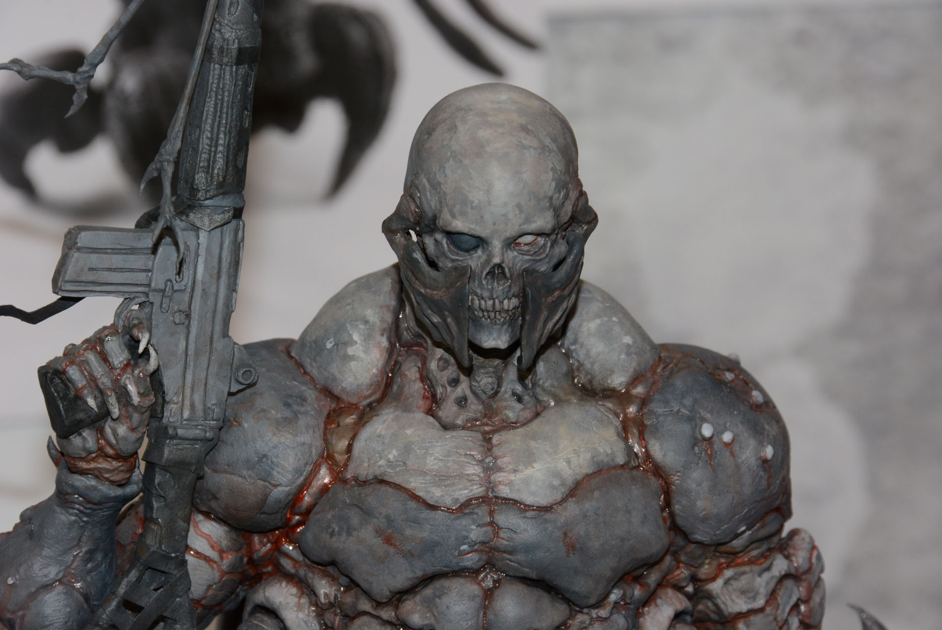 非常に凶悪そうな頭部造型