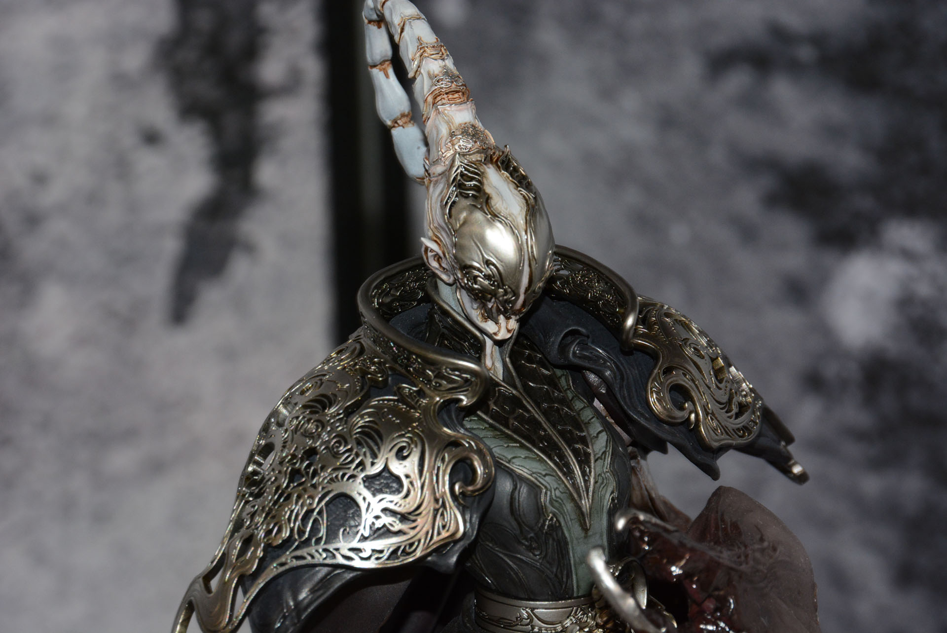 こちらは落ち着いた色彩。雰囲気が変わる