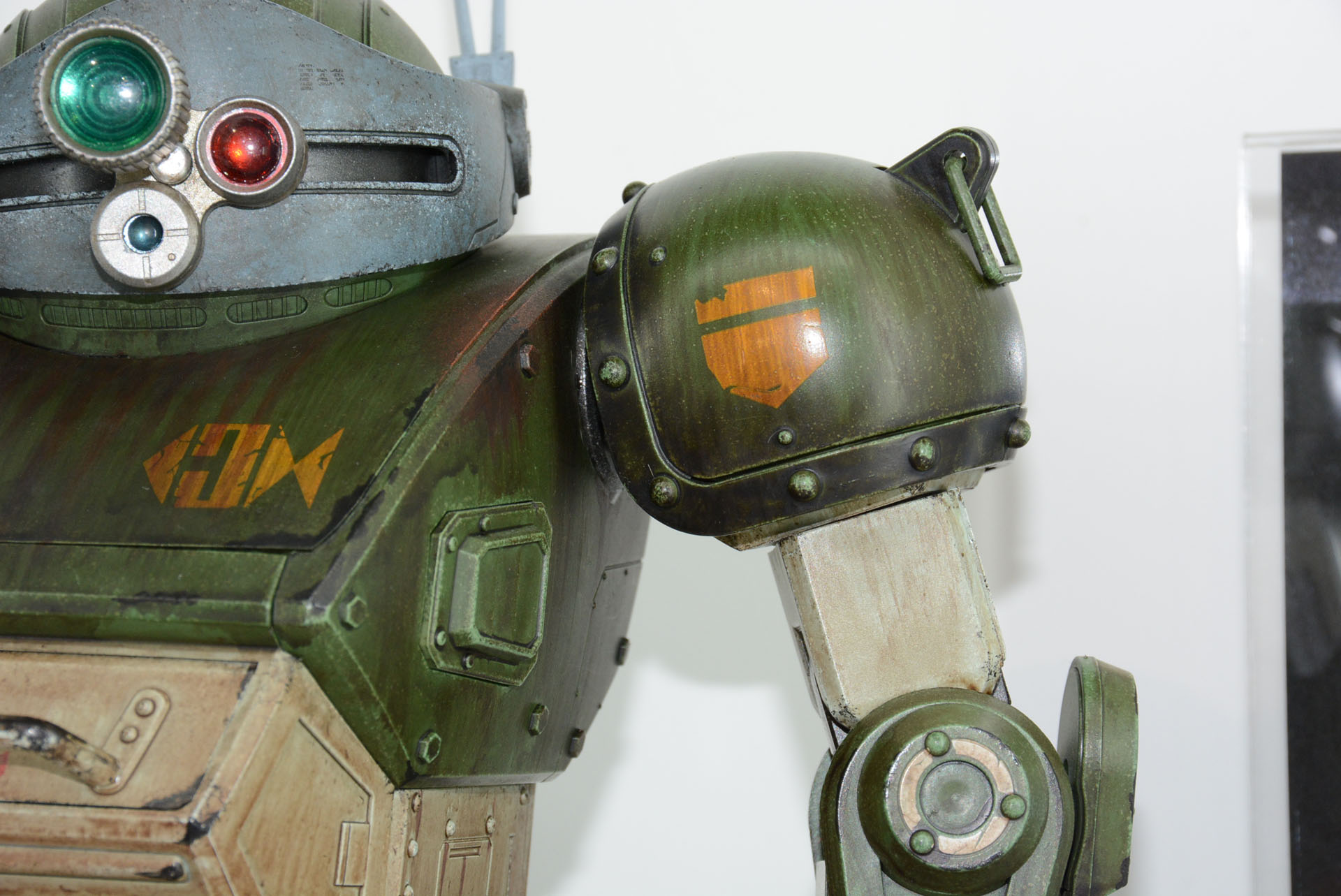 装甲の処理にタカラ版プラモデルの影響がみれる