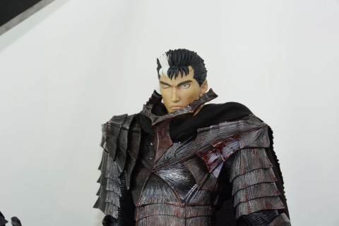 ベルセルク/ 新生鷹の団 グリフィス 1/6 アクションフィギュア ベルセルク/ 新生鷹の団 グリフィス 1/6 アクションフィギュア