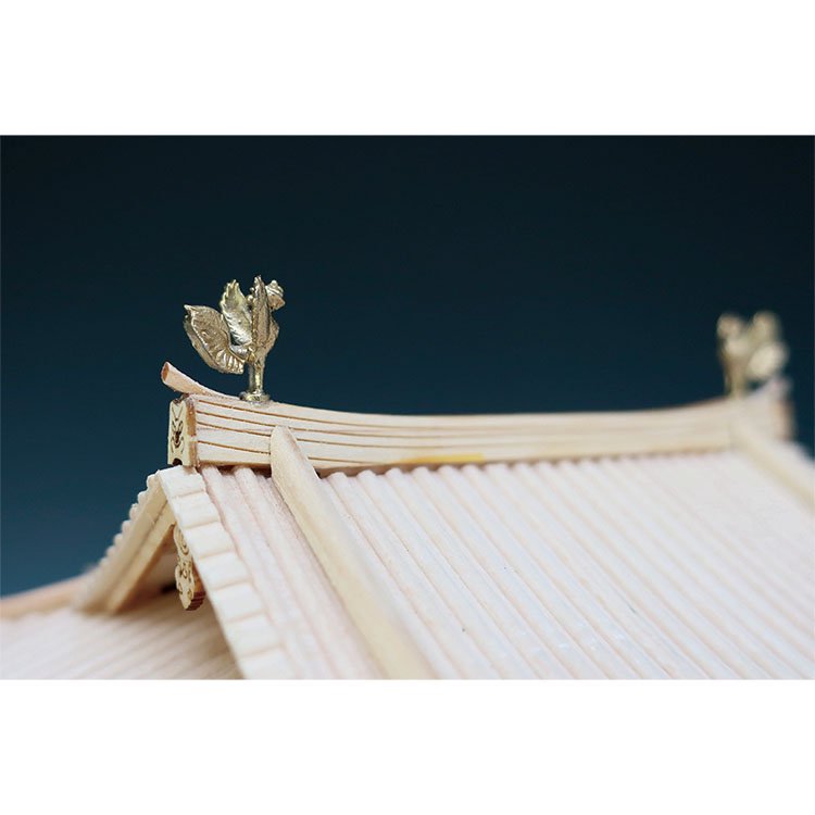 無彩色でも精密な作りを楽しめる