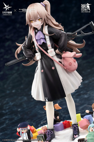 ドルフロ」より、UMP45が衣装「たれうさSS」を着てニヤリと笑う