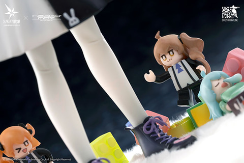 ドールズフロントライン UMP45 たれうさSS Ver. フィギュア 可愛い笑顔やポージングに注目！『ドールズフロントライン』UMP45が