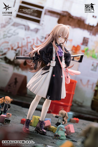 ドルフロ」より、UMP45が衣装「たれうさSS」を着てニヤリと笑う