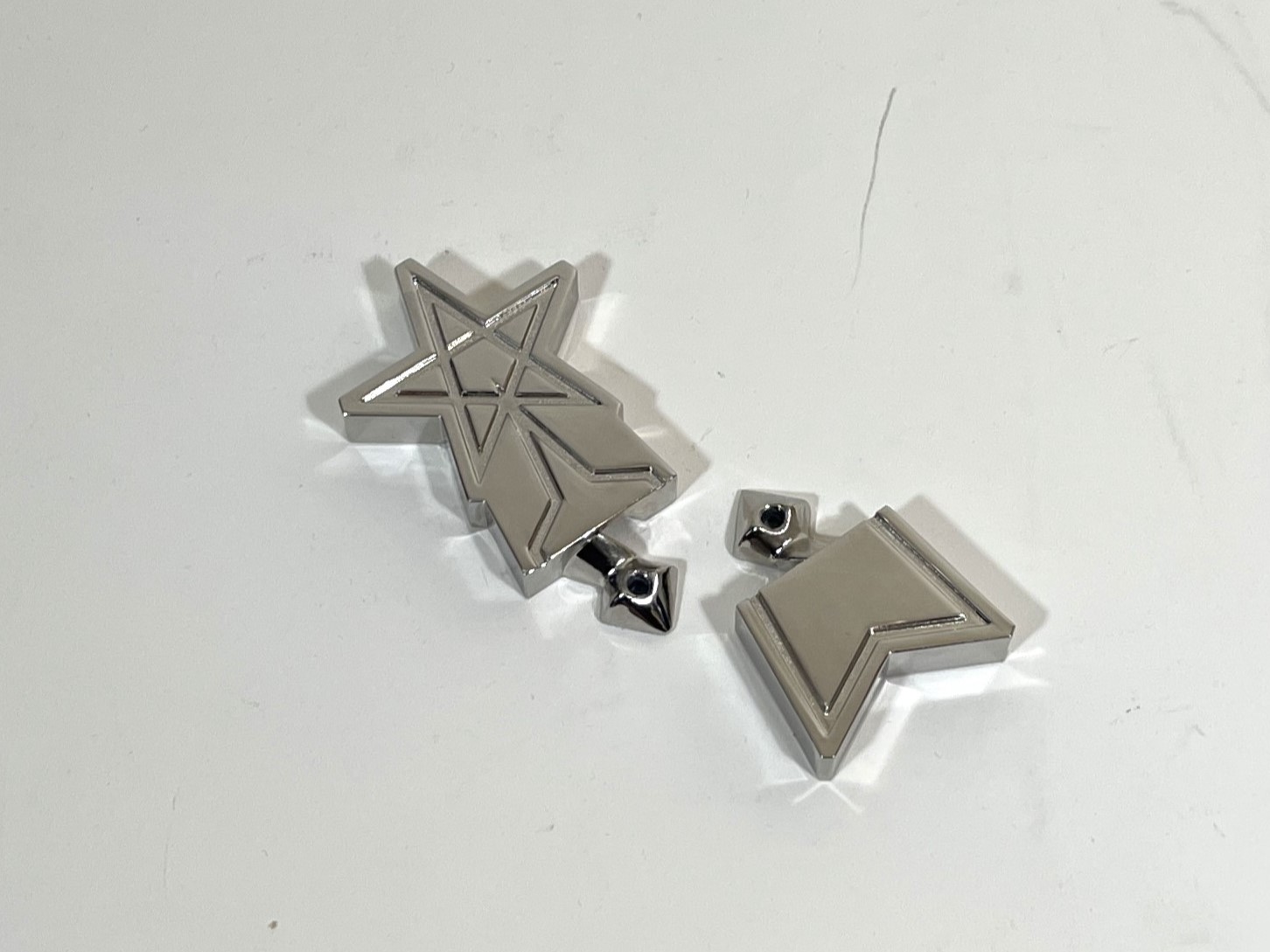 ウルトラシリーズの1つ、ウルトラマンに登場する科学特捜隊のエンブレムをモチーフにしたはずるで難易度は☆1