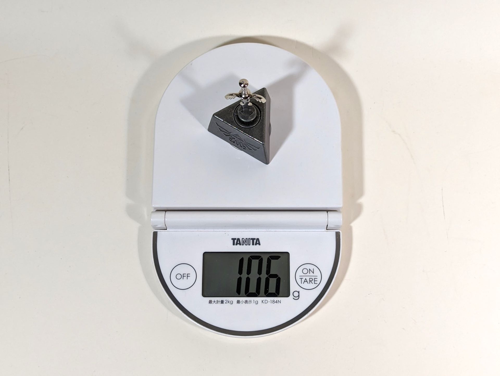 重量は実測で約106g