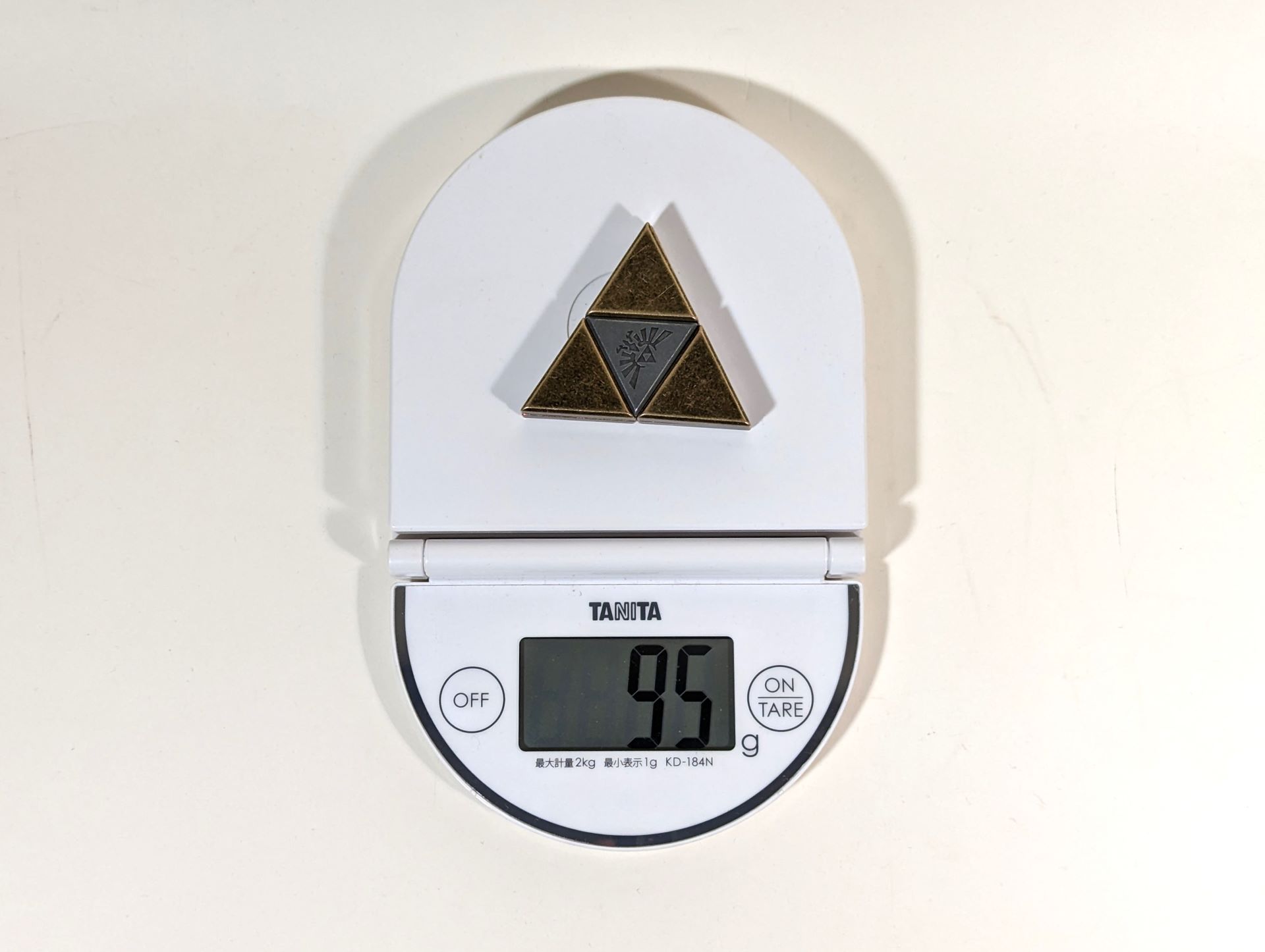 重量は実測で約95g