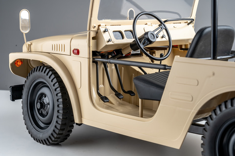 全長約50cmのRC完成モデル「スズキ 初代ジムニー（LJ10型）」が9
