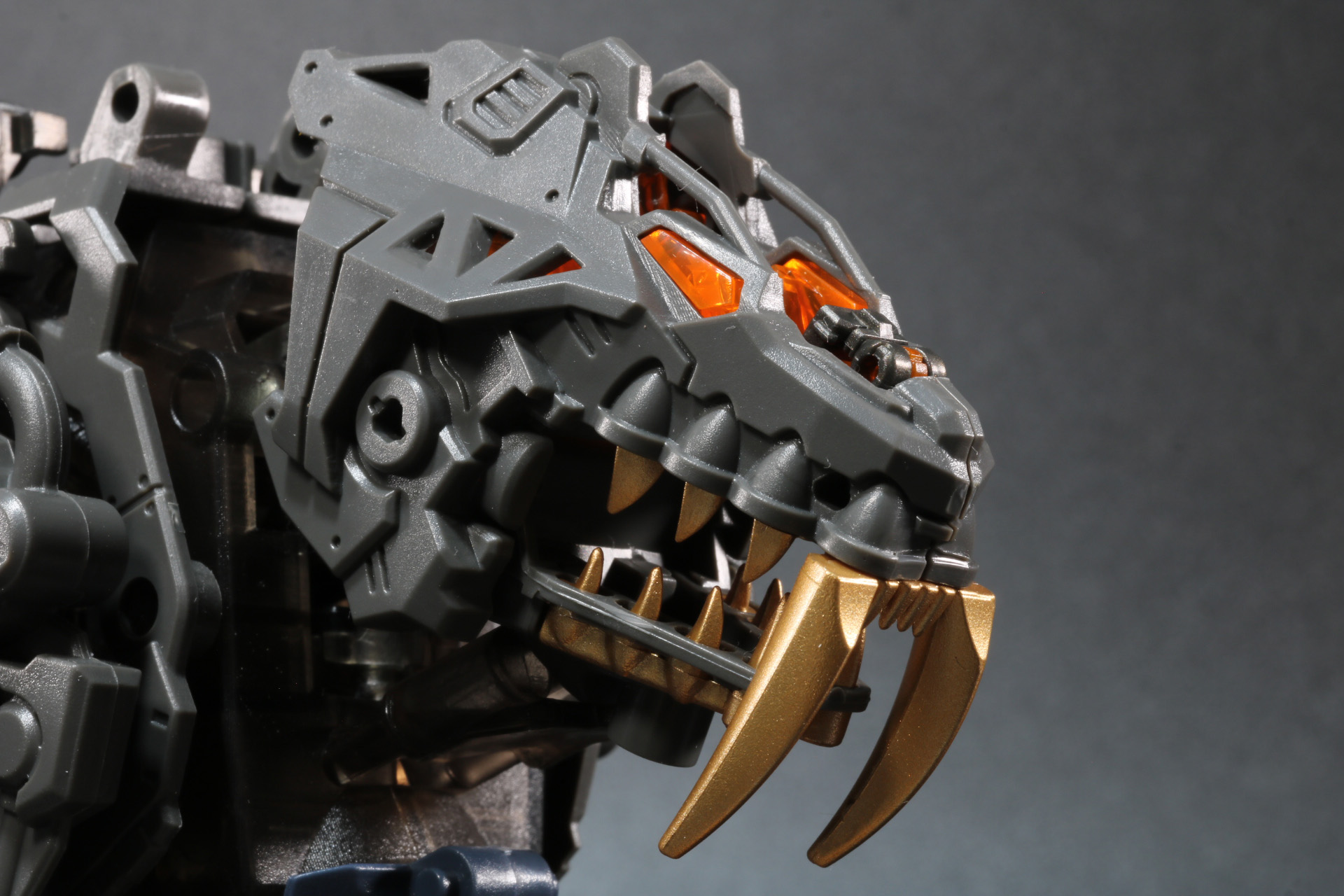 大きく口を開くことができる