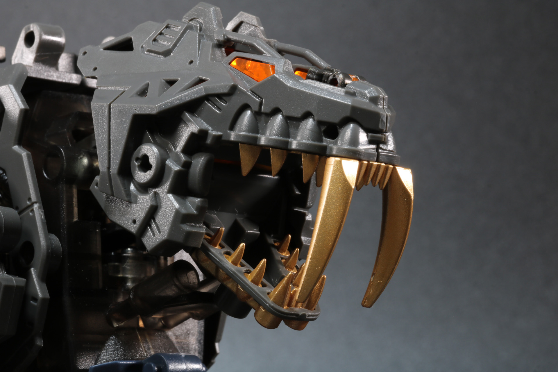 大きく口を開くことができる