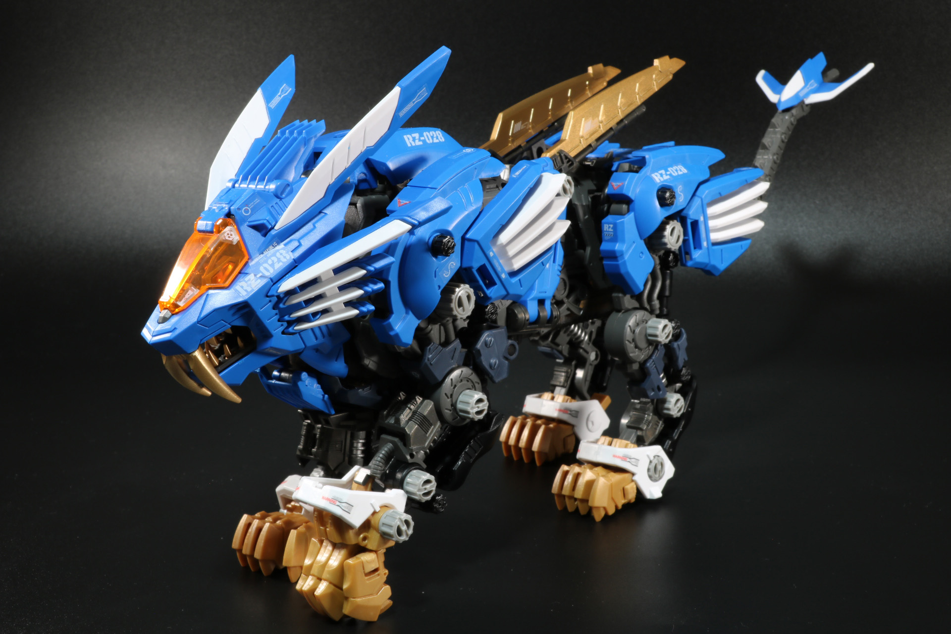 「共和国仕様」のたてがみパーツを装着