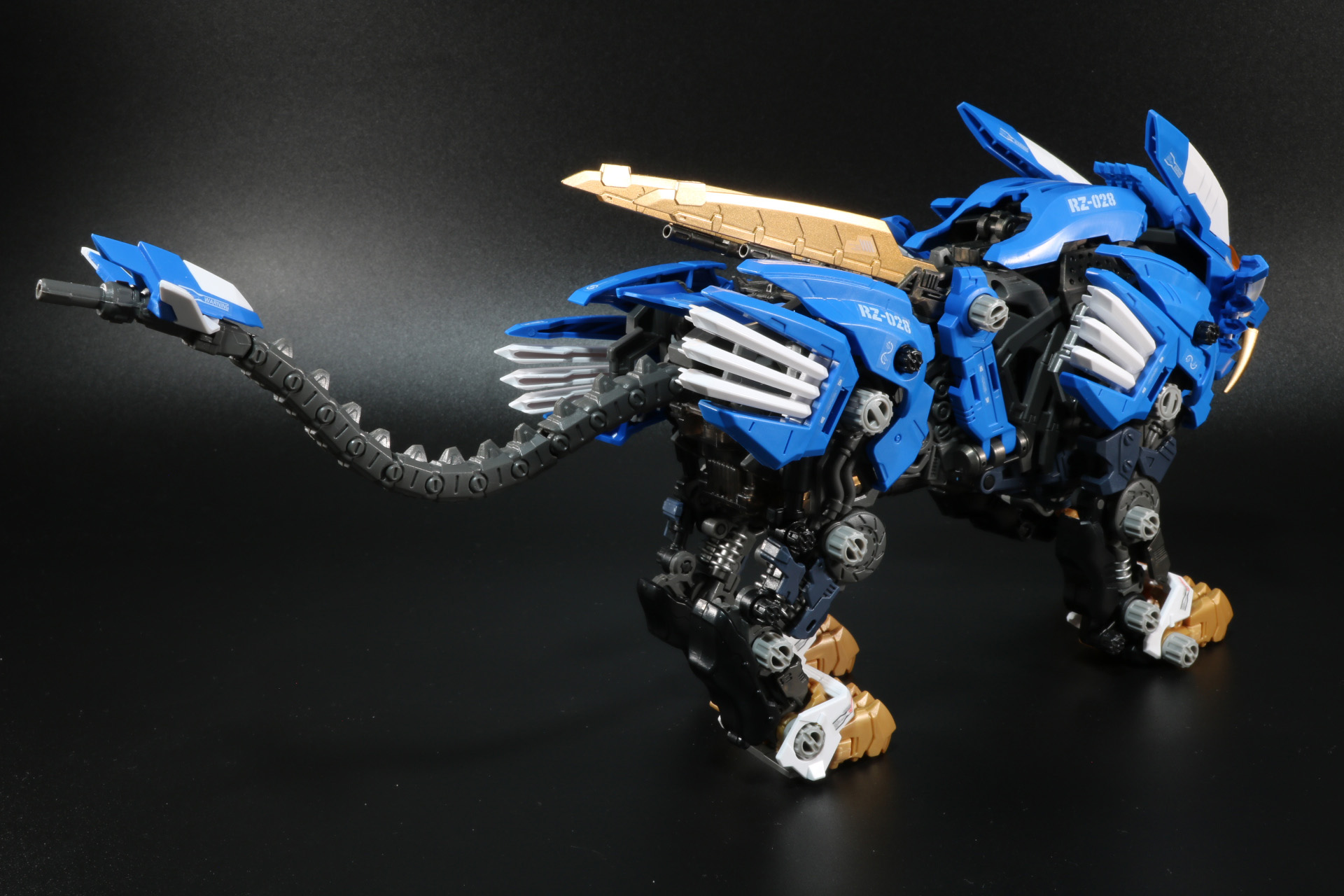 「共和国仕様」のたてがみパーツを装着