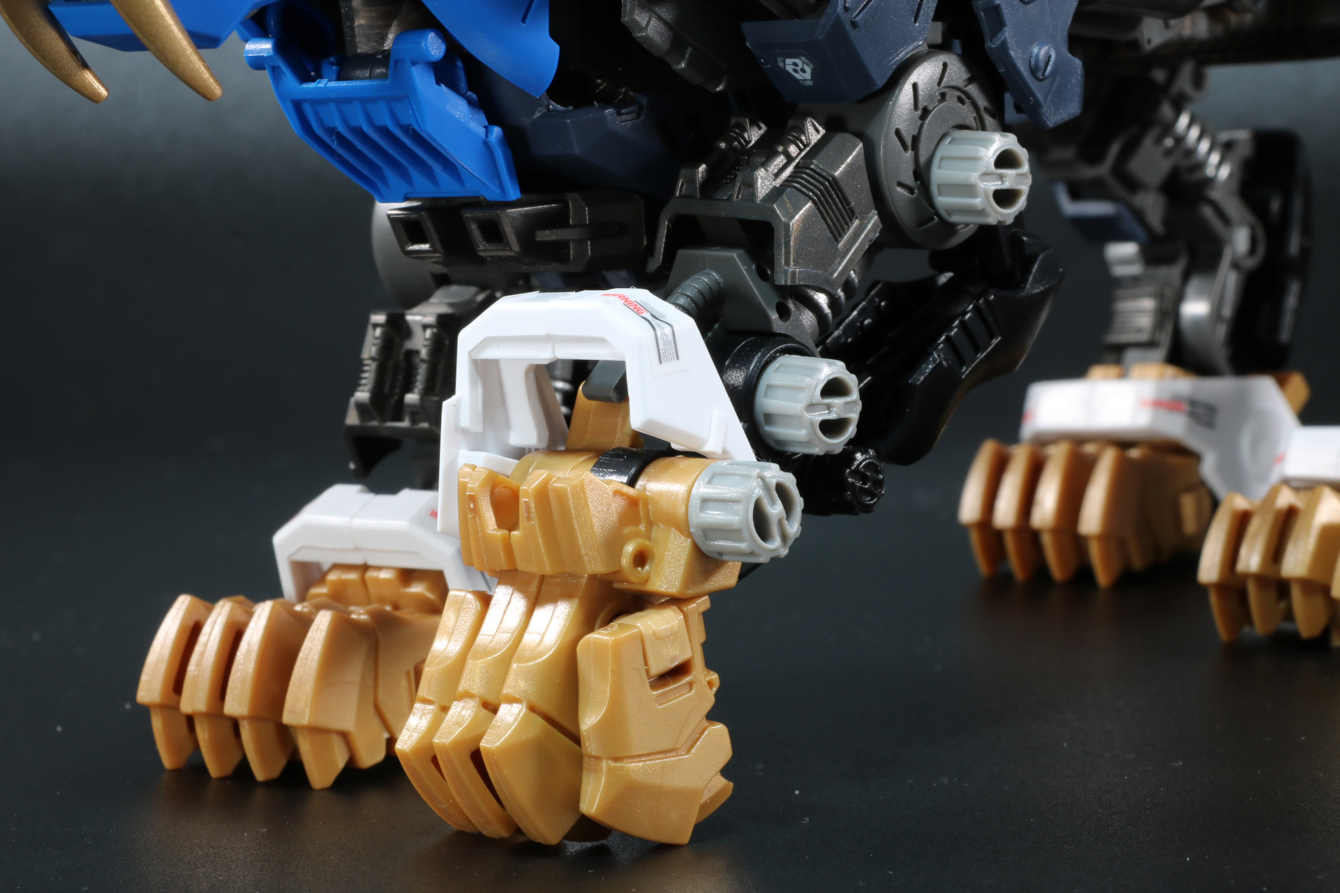 「共和国仕様」のたてがみパーツを装着