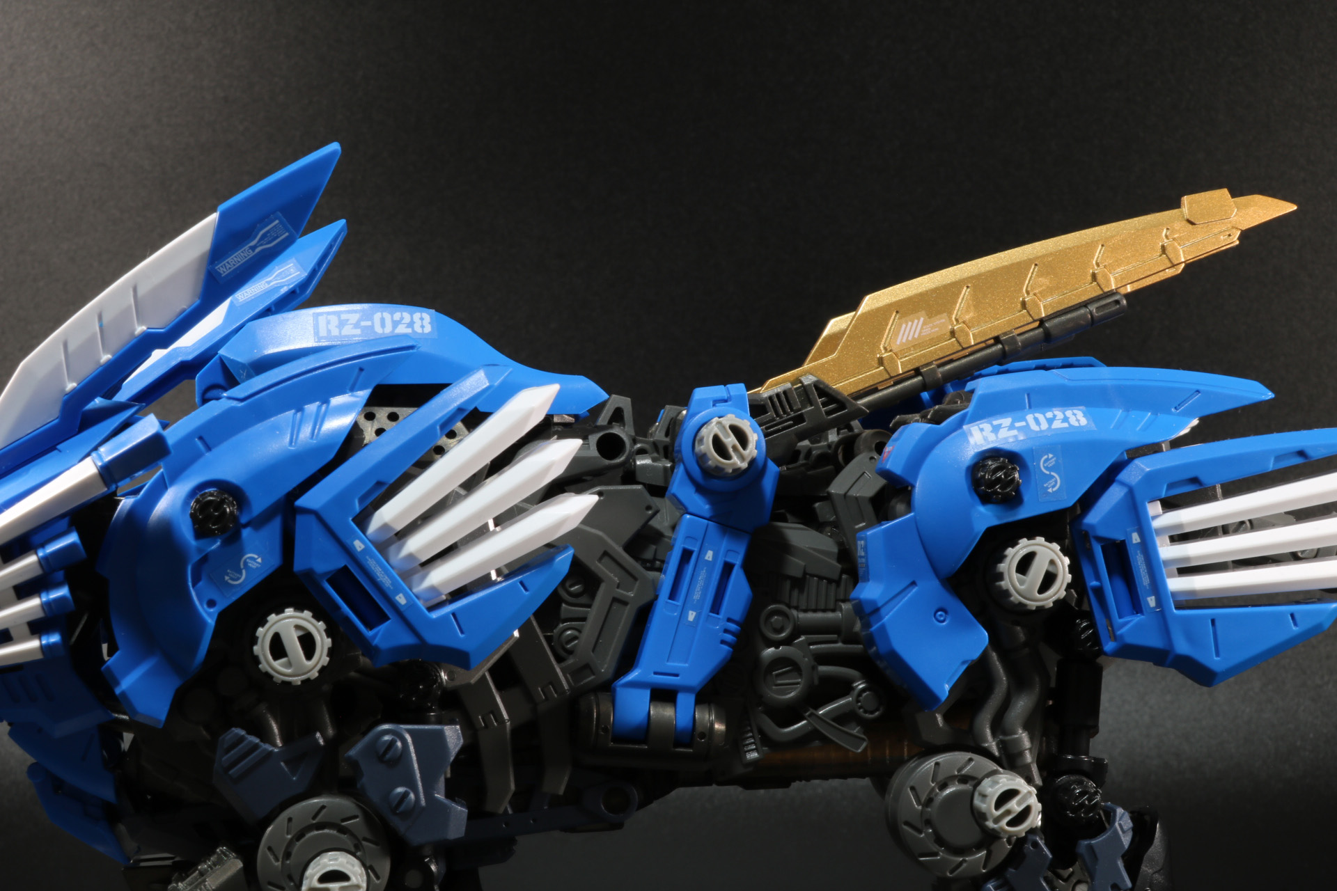 引き延ばして前に起こせば、対空のパルスレーザーガンを再現できる