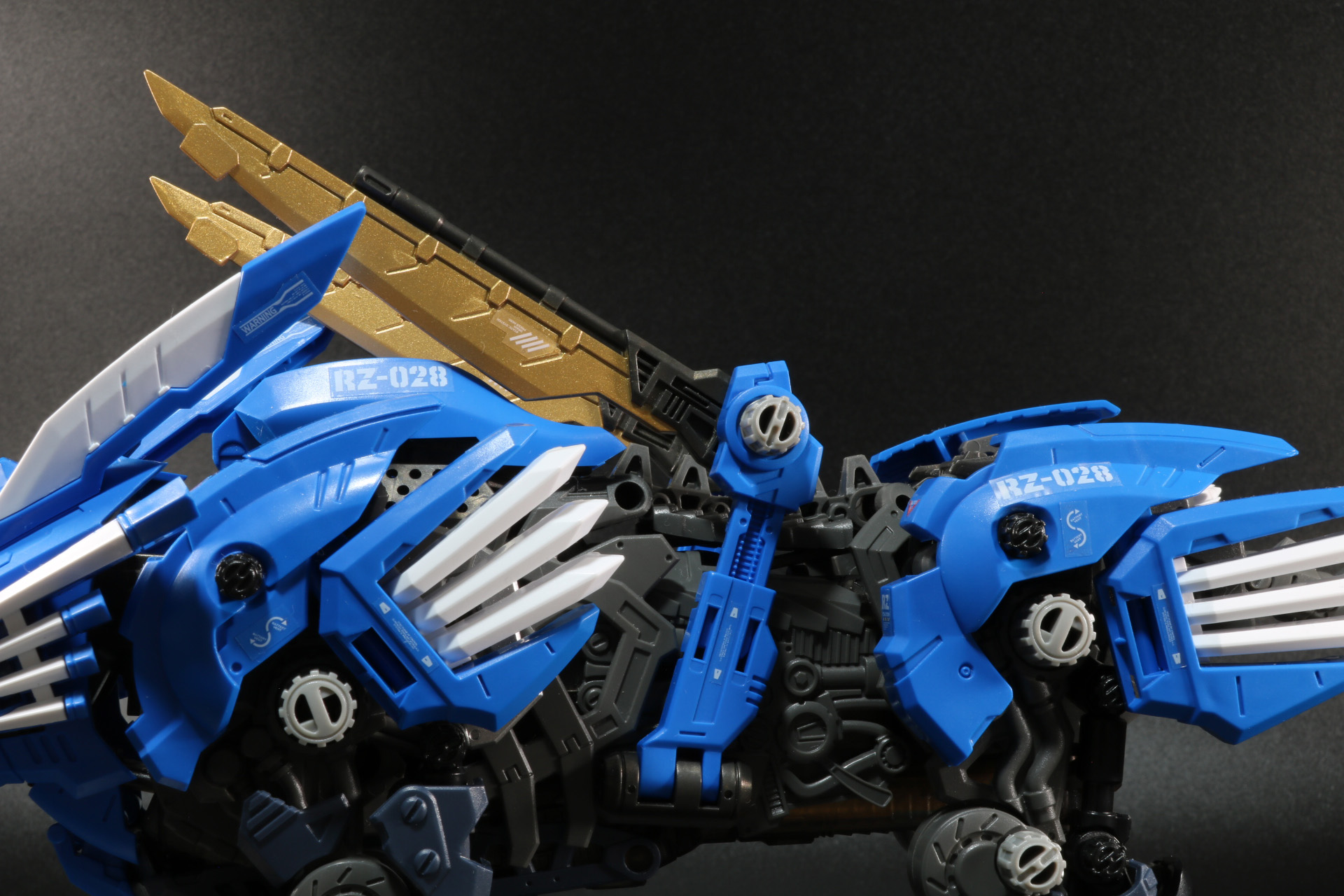 引き延ばして前に起こせば、対空のパルスレーザーガンを再現できる