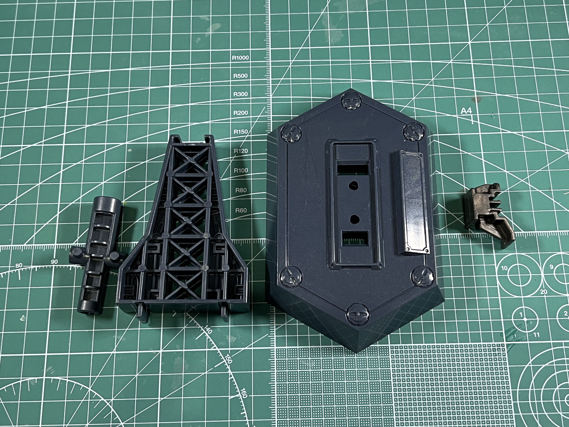 CAP用のレンチを収納することができる