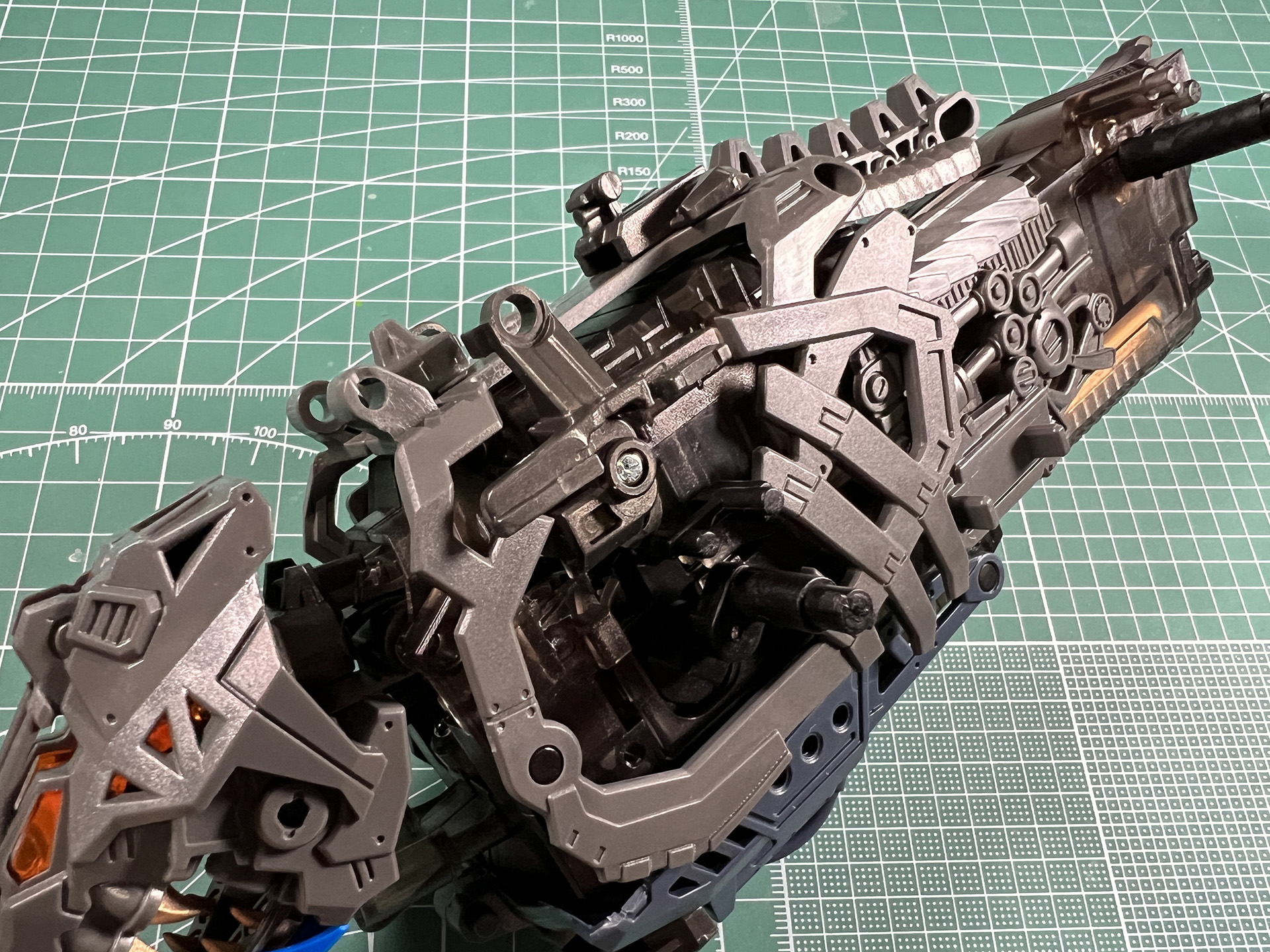 あばら骨を思わせる造形