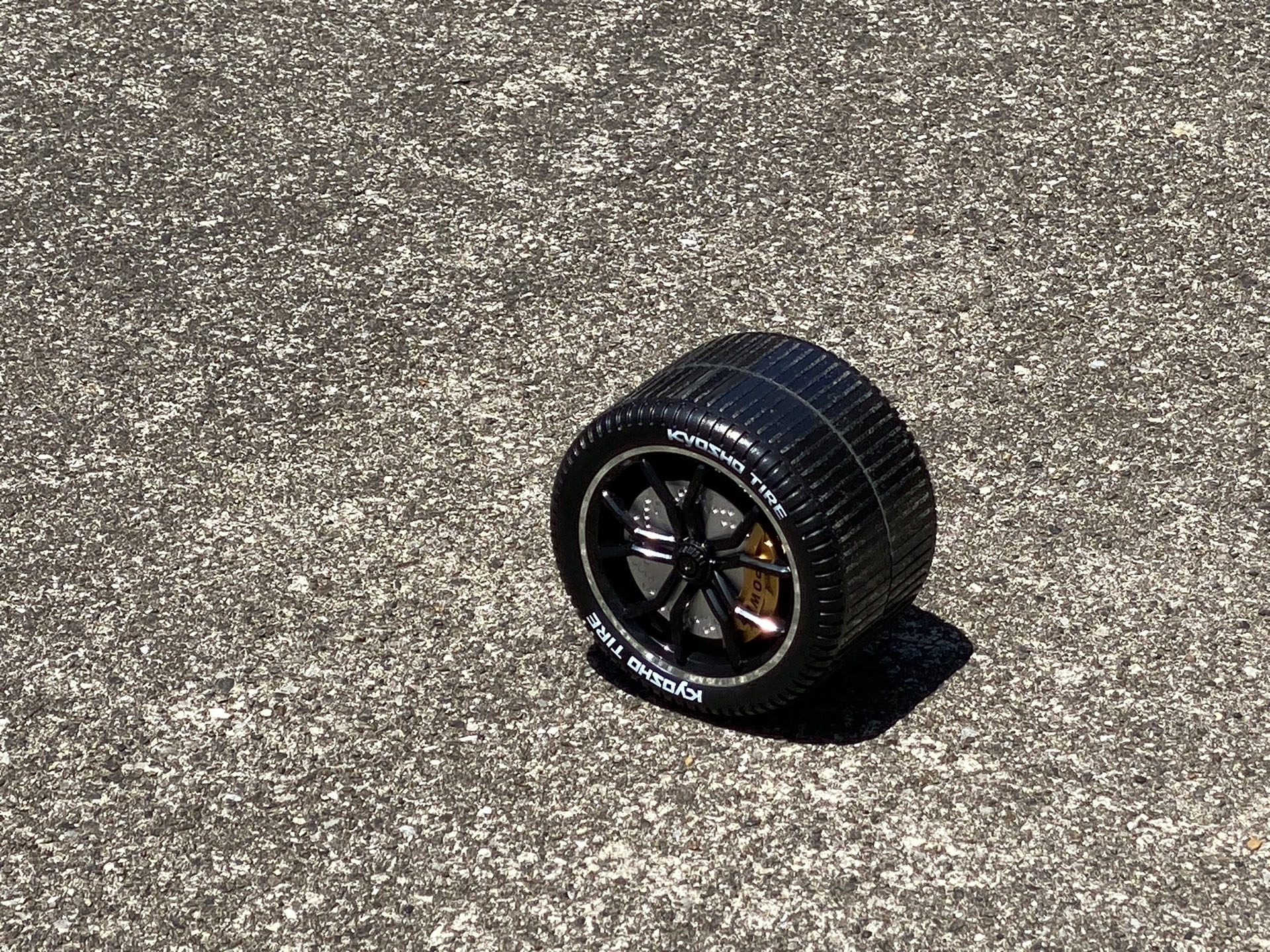 「R/C ザ・タイヤ！」は走る姿そのものに驚きと面白さがある