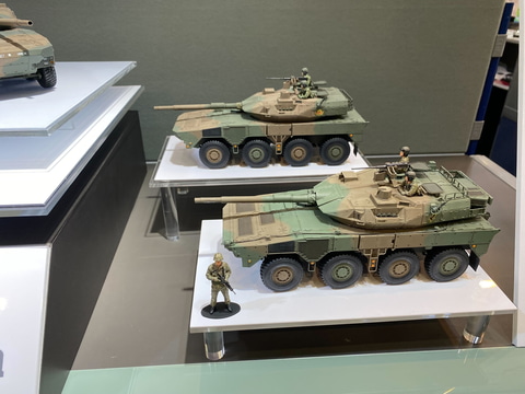 タミヤ、陸自の最新仕様「16式機動戦闘車C5」プラモ展示！【静岡ホビー