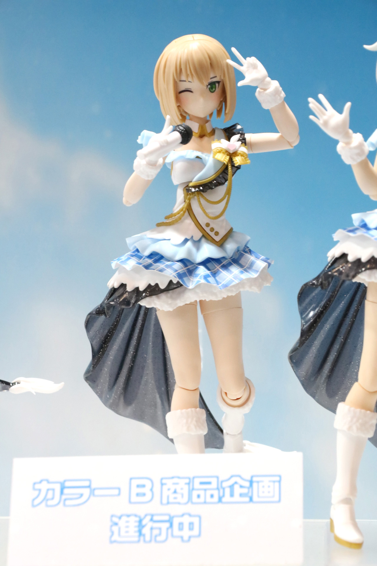 「オプションボディーパーツ ビヨンドザブルースカイ1[カラーA]」を使用してアイドルのカスタムも可能