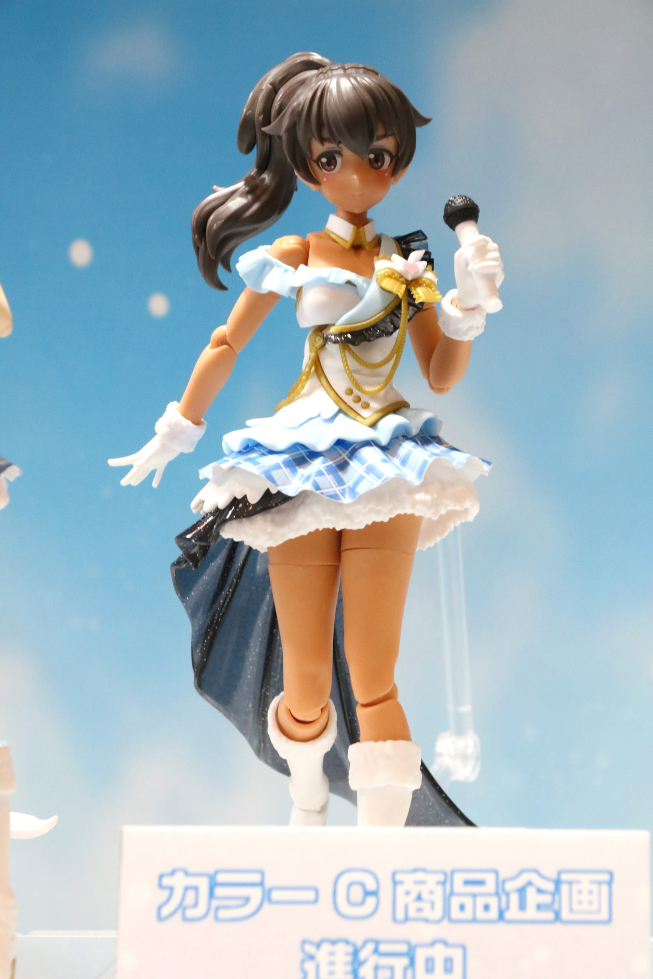 「オプションボディーパーツ ビヨンドザブルースカイ1[カラーA]」を使用してアイドルのカスタムも可能