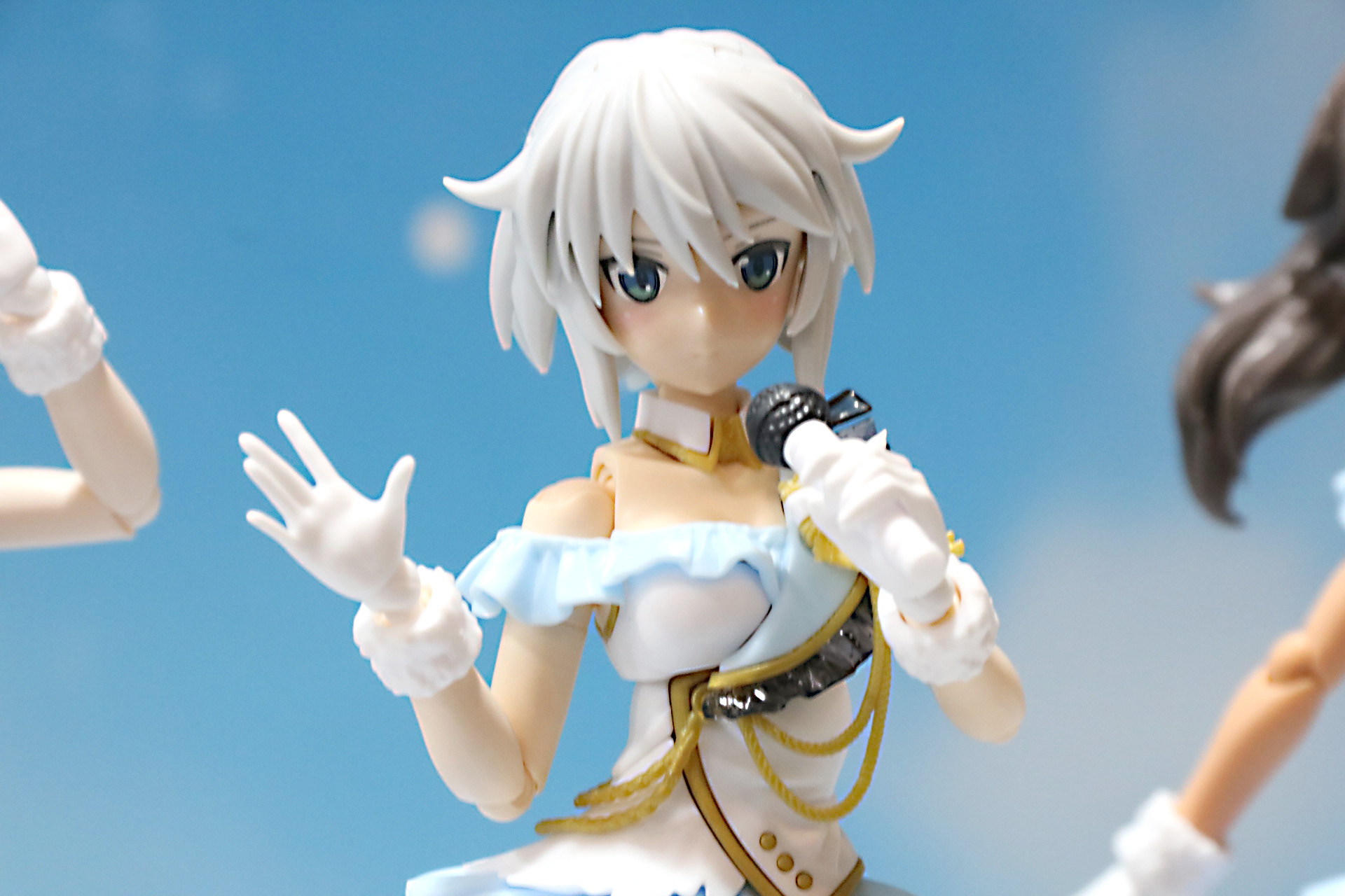 「オプションボディーパーツ ビヨンドザブルースカイ1[カラーA]」を使用してアイドルのカスタムも可能