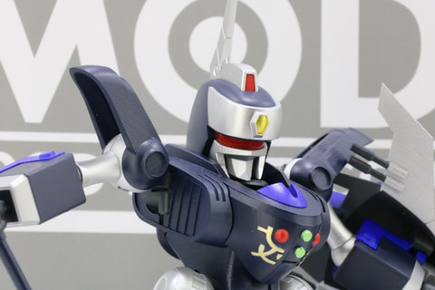 サムライオン、ヤリパンサーへの完全変形も可能。「MODEROID