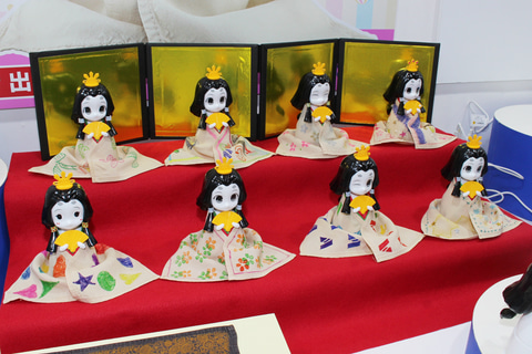 静岡の伝統工芸「駿河雛人形」をアオシマがプラモデル化。小中学生招待