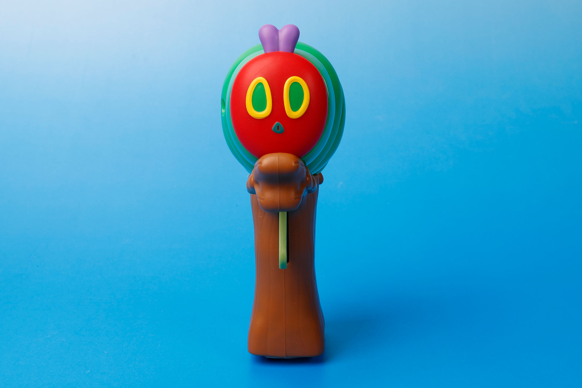 あおむしの赤い顔が印象的だ