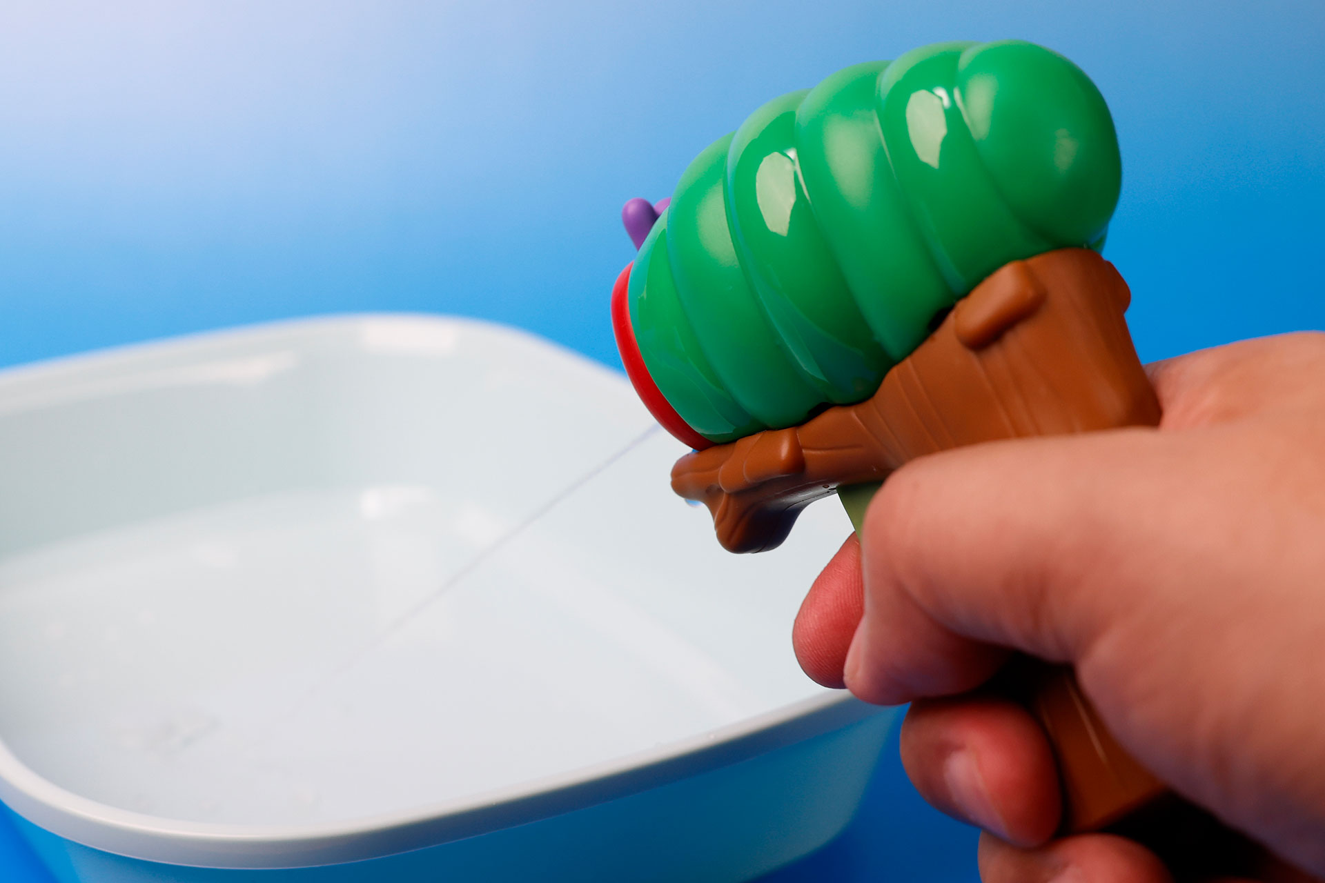 引き金を引くと水が飛び出てくる