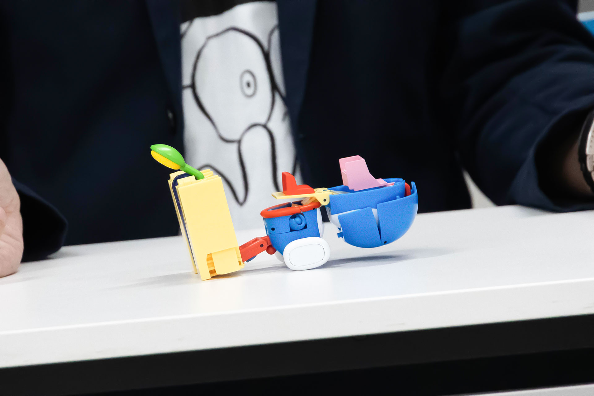 このあたりで、ドラえもんとタイムマシンが混ざったようなスタイルになる