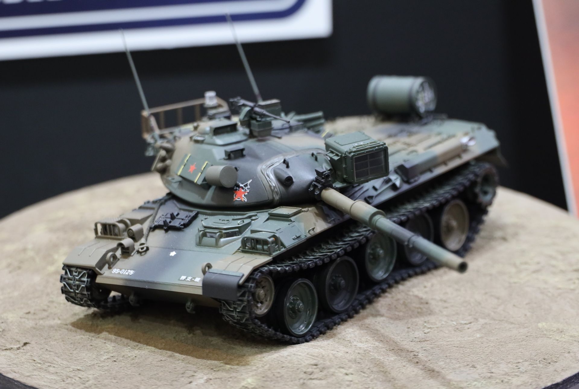 砲塔周りを中心に新パーツが盛り盛りの「陸上自衛隊 74式戦車 評価支援隊」