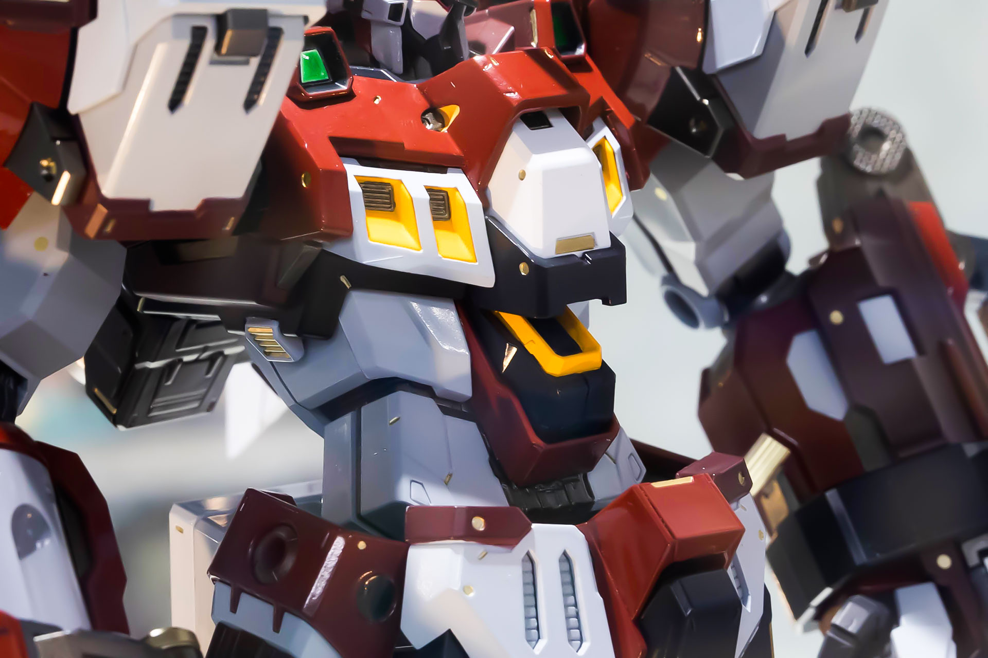 ウェスト周りもぎゅっと締まっており、それが全体的なプロポーションの美しさに繋がっている