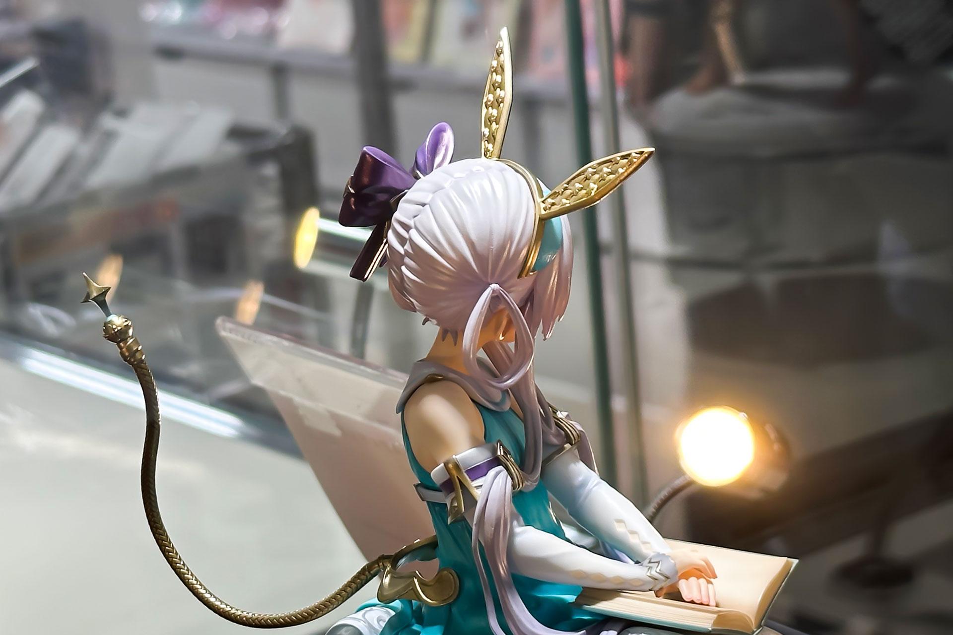 造形が素晴らしく、ついついいろいろな角度から見たくなる