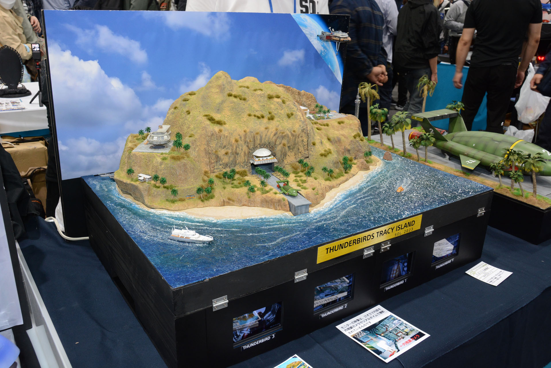 最大の特徴が内部に備え付けられたカメラ映像