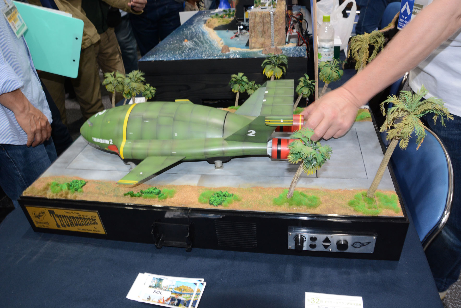 こちらもSOL氏の「サンダーバード2号」。出撃カタパルトが可動する。原型はタカラトミーから発売された「サンダーバード 1/144フルアクションサンダーバード2号」だが、現在の価値観でディテールアップされたラインはすべて潰し、当時の質感、ディテールを再現している