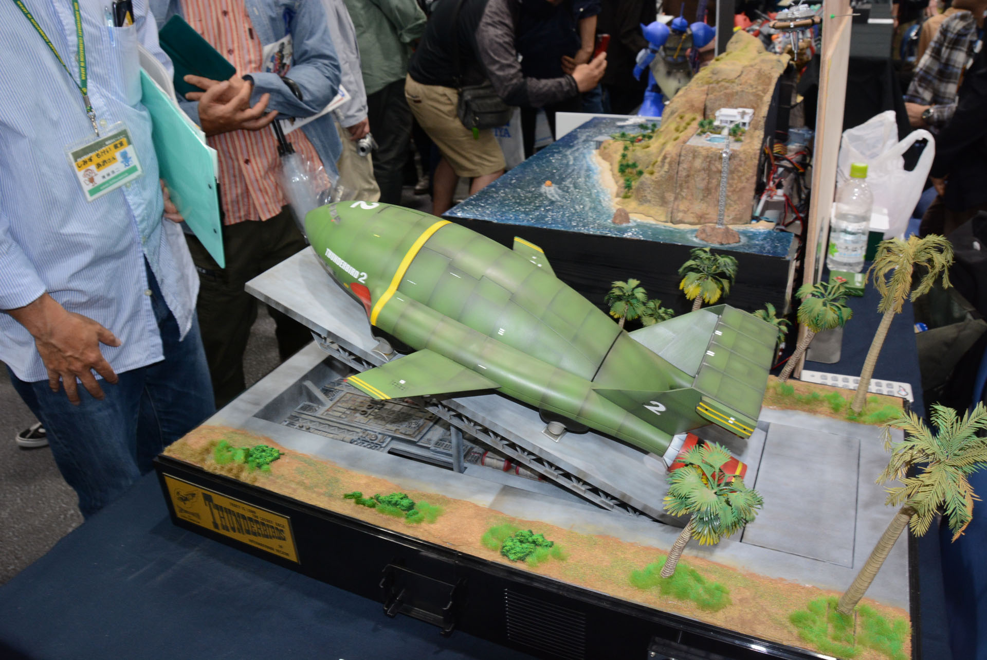 こちらもSOL氏の「サンダーバード2号」。出撃カタパルトが可動する。原型はタカラトミーから発売された「サンダーバード 1/144フルアクションサンダーバード2号」だが、現在の価値観でディテールアップされたラインはすべて潰し、当時の質感、ディテールを再現している