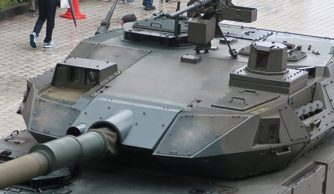 タミヤ、最新仕様の「16式機動戦闘車C5（ウインチ装置付）」はここが