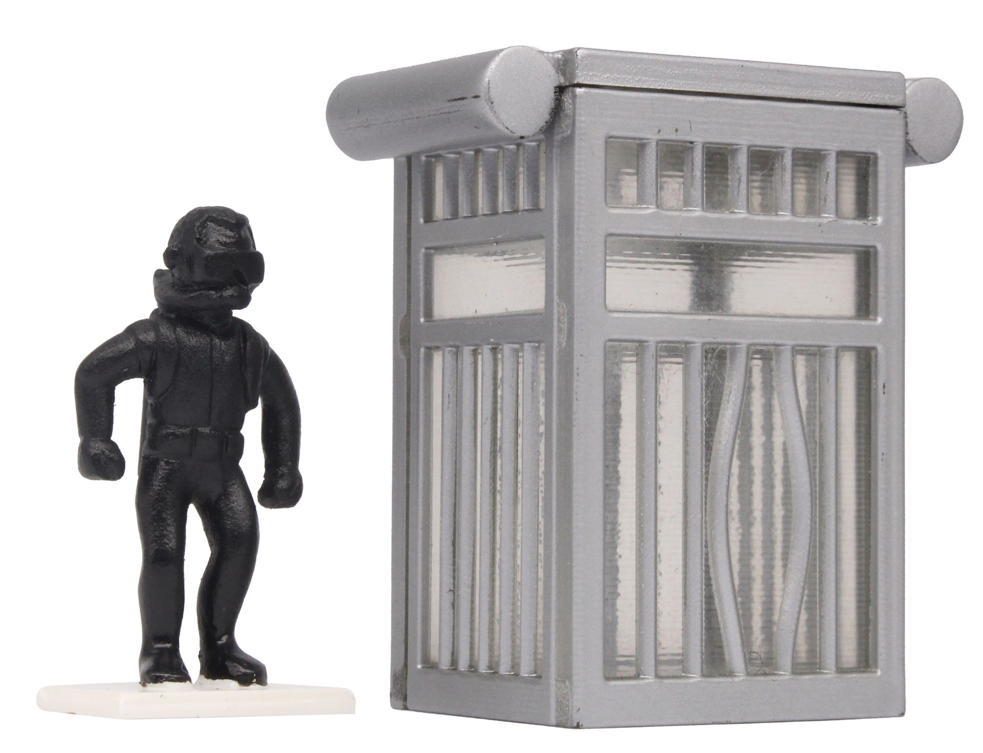 ダイバーをケージに出し入れできる